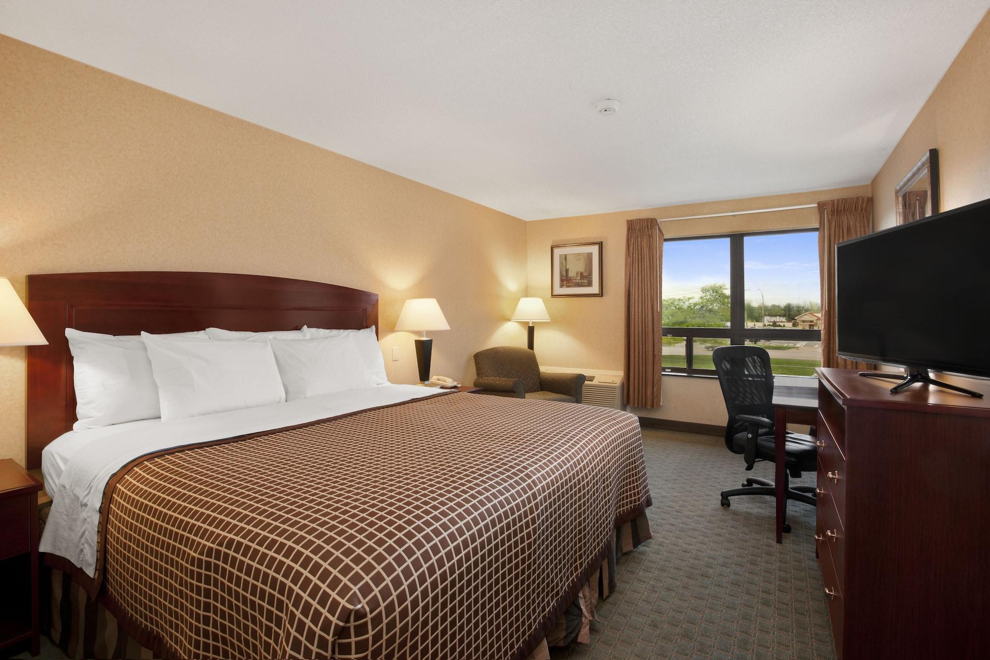 Days Inn By Wyndham Utica Bagian luar foto